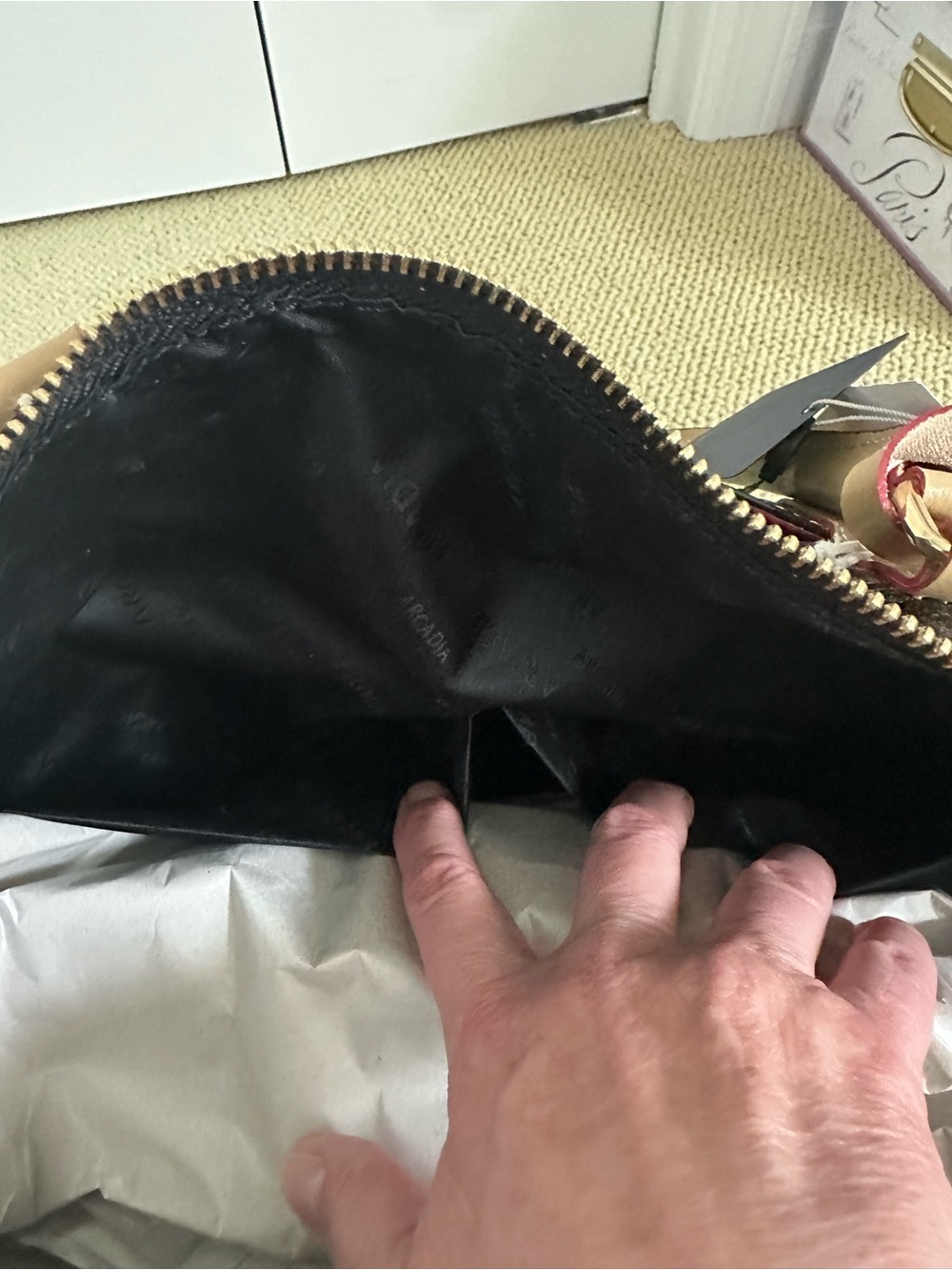 NWT Arcadia Patent Leather weekender bag. - Picture 8 of 12